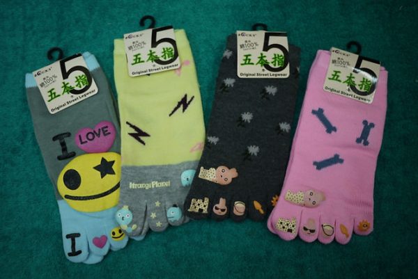 FH002 Five Toed Healthy Socks