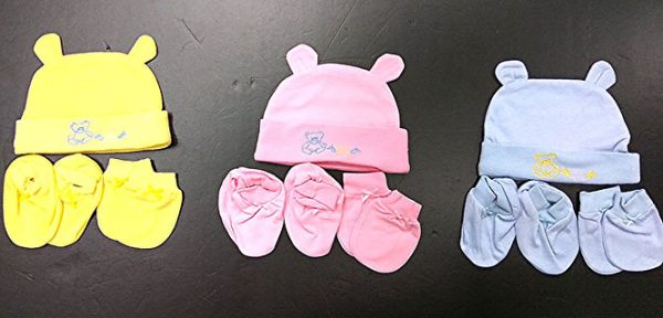 302 Baby Hat, Gloves, and Socks Set (1 pair)